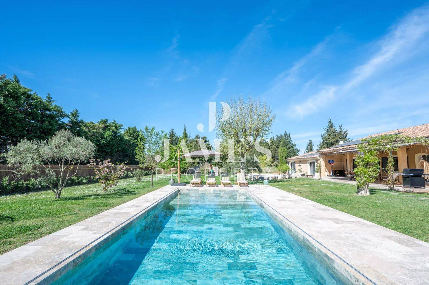 Maison 6 pièces 230 m² · à Graveson · 230 m² · 1 260 000 €