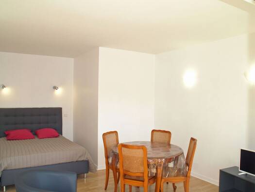 Appartement à louer 750 € 1 pièce 35 m² Étage 5/5 disponible dès maintenant Saint Pierre Dax 40100