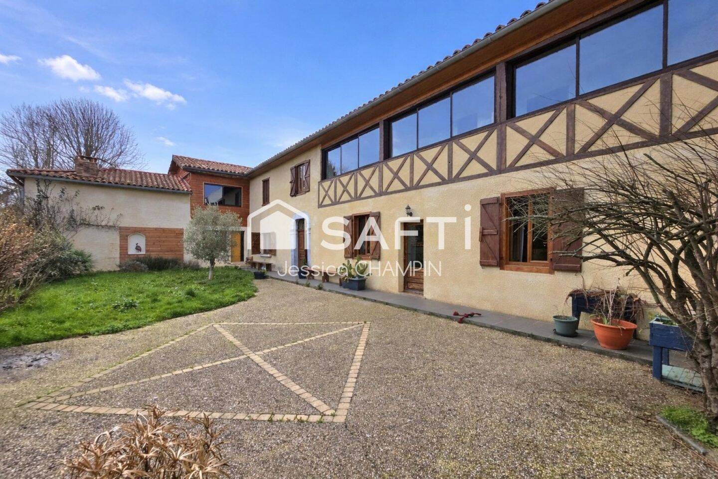Maison 11 pièces 329 m² · à Saint-Plancard · 329 m² · 315 000 €