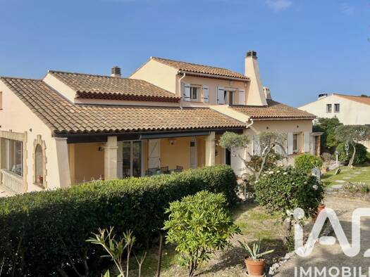 Maison à vendre 895 000 € 9 pièces 5 chambres 220 m² 963 m² de terrain Ouest Carnoux-en-Provence 13470
