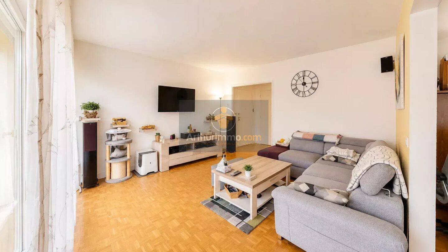 Appartement 5 pièces 93 m² · à Verneuil-sur-Seine · 93 m² · 200 000 €