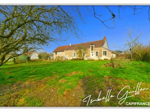 Maison de plain-pied à vendre 67 000 € 3 pièces 2 chambres 68 m² 4 600 m² de terrain Saint-Maur 18270