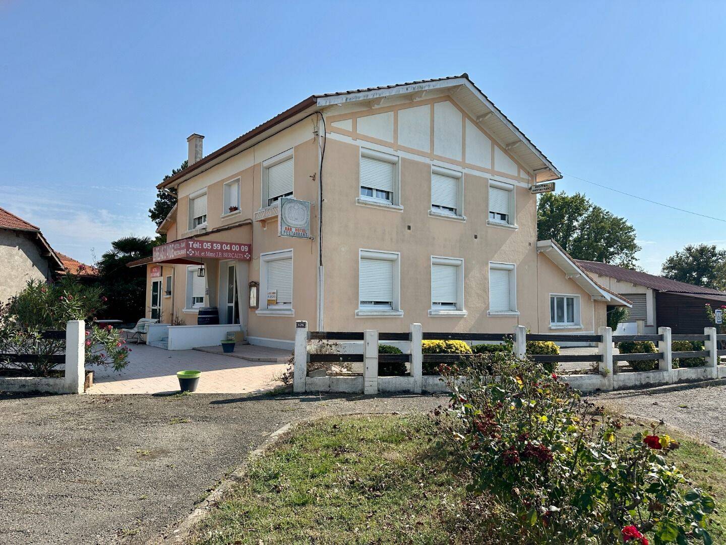 Maison 17 pièces 400 m² · à Garlin · 400 m² · 249 800 €
