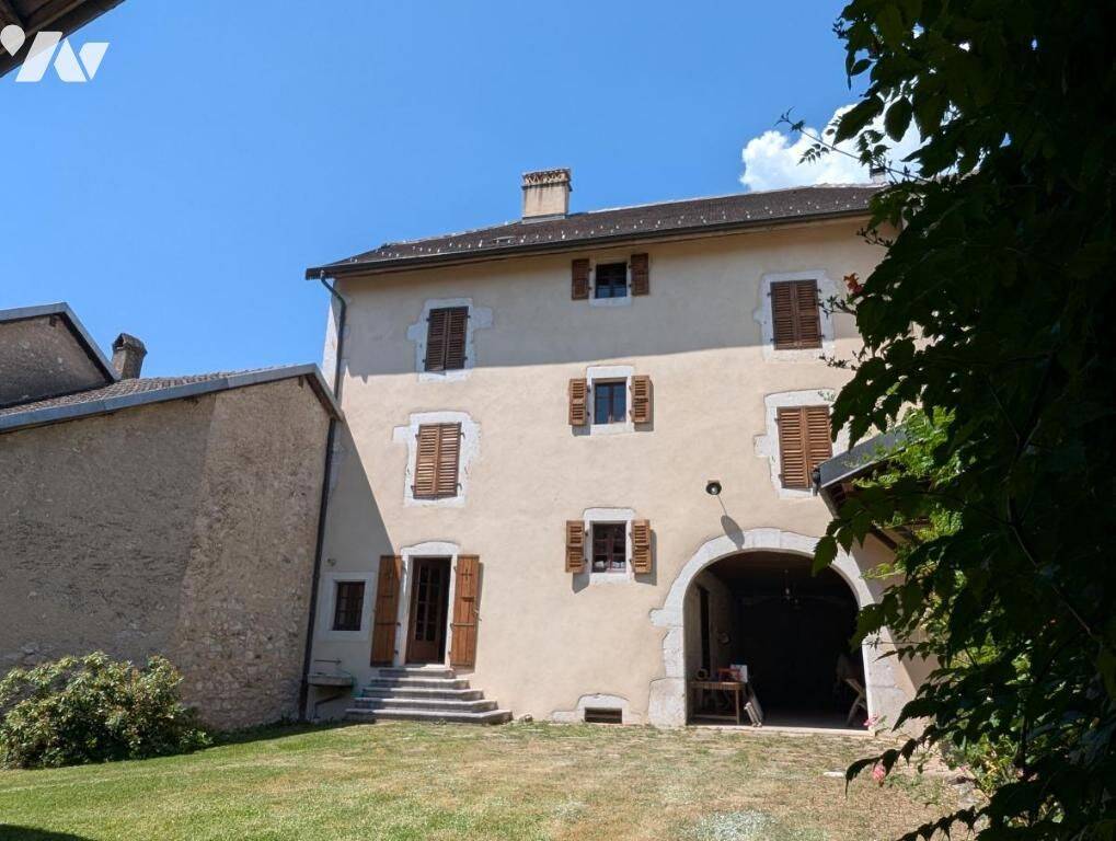 Maison 10 pièces 261 m² · à Vesancy · 261 m² · 1 100 000 €