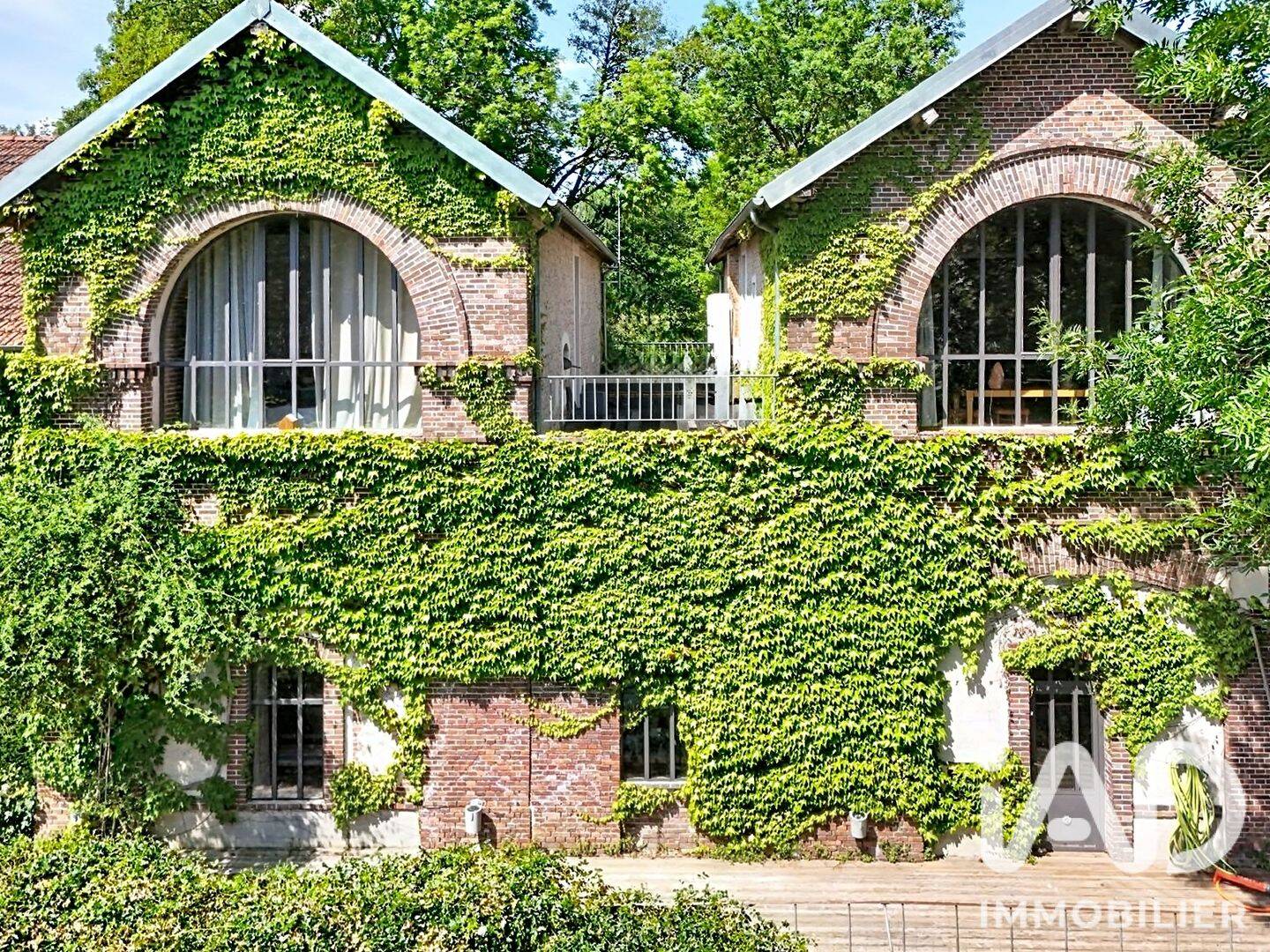 Maison 10 pièces 417 m² · à Sorel-Moussel · 417 m² · 2 400 000 €