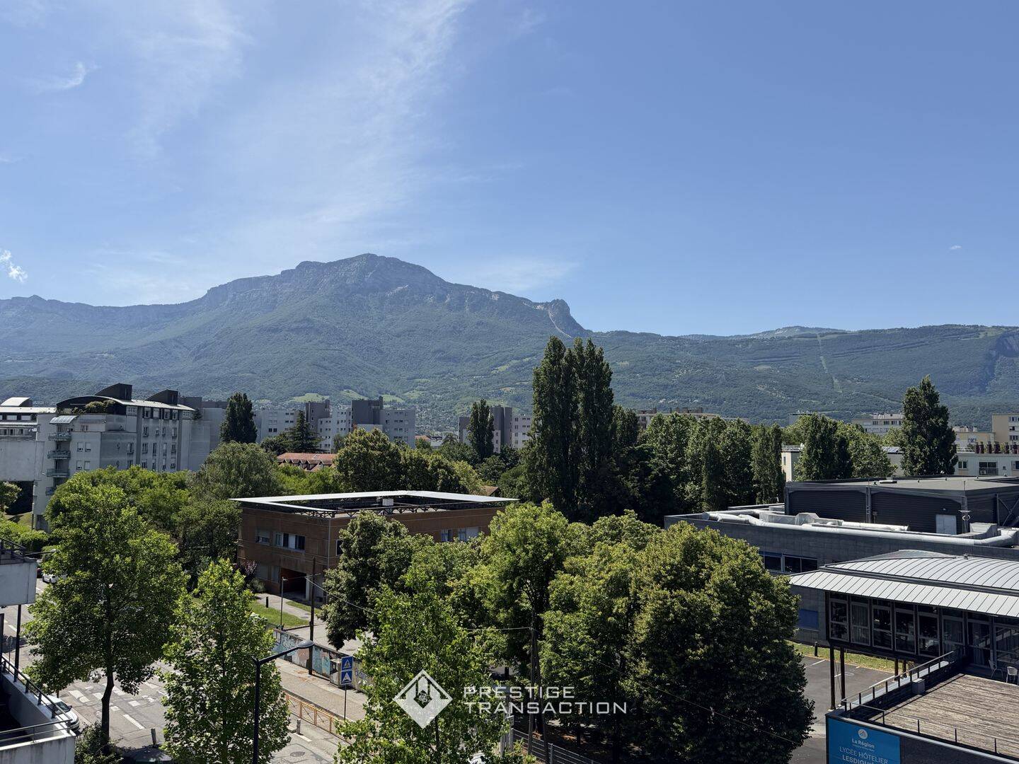 Appartement 2 pièces 43 m² · à Grenoble · 42,7 m² · 98 000 €