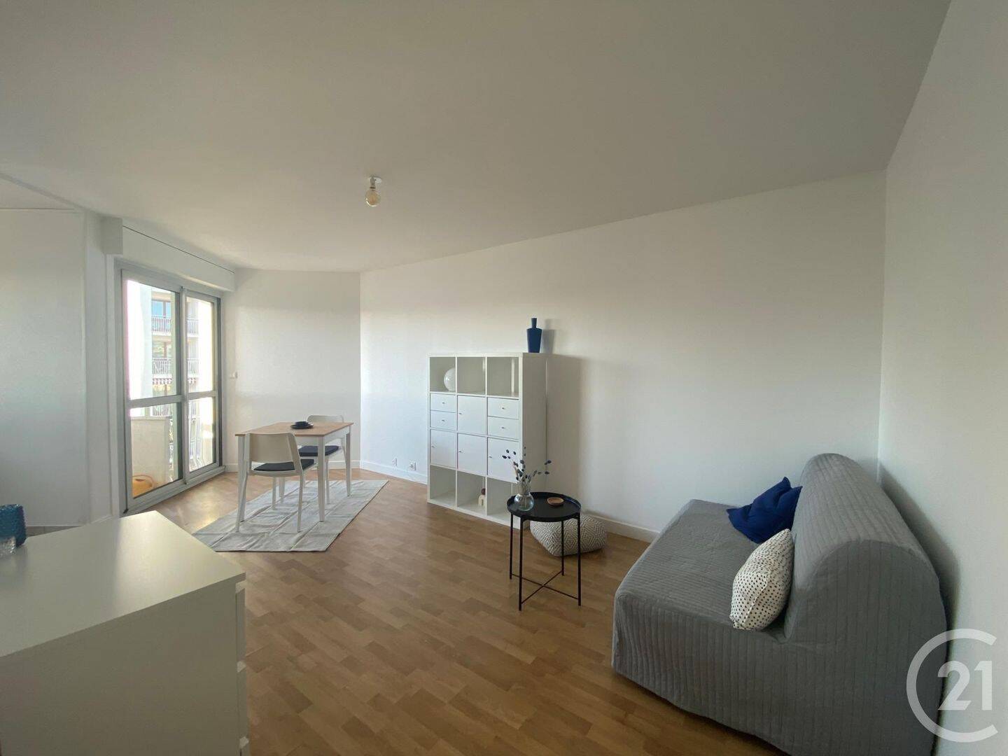 Appartement 1 pièce 28 m² · à Orléans · 28,1 m² · 594 €/mois