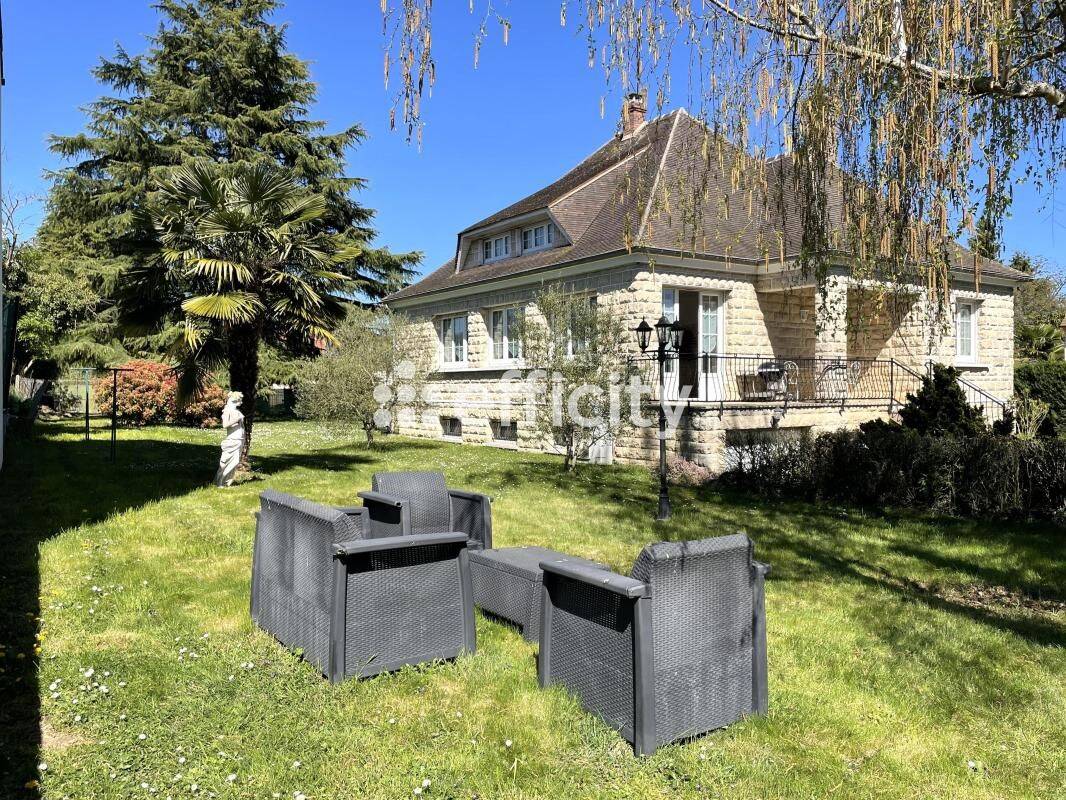 Maison 5 pièces 150 m² · à Ronquerolles · 150 m² · 449 000 €