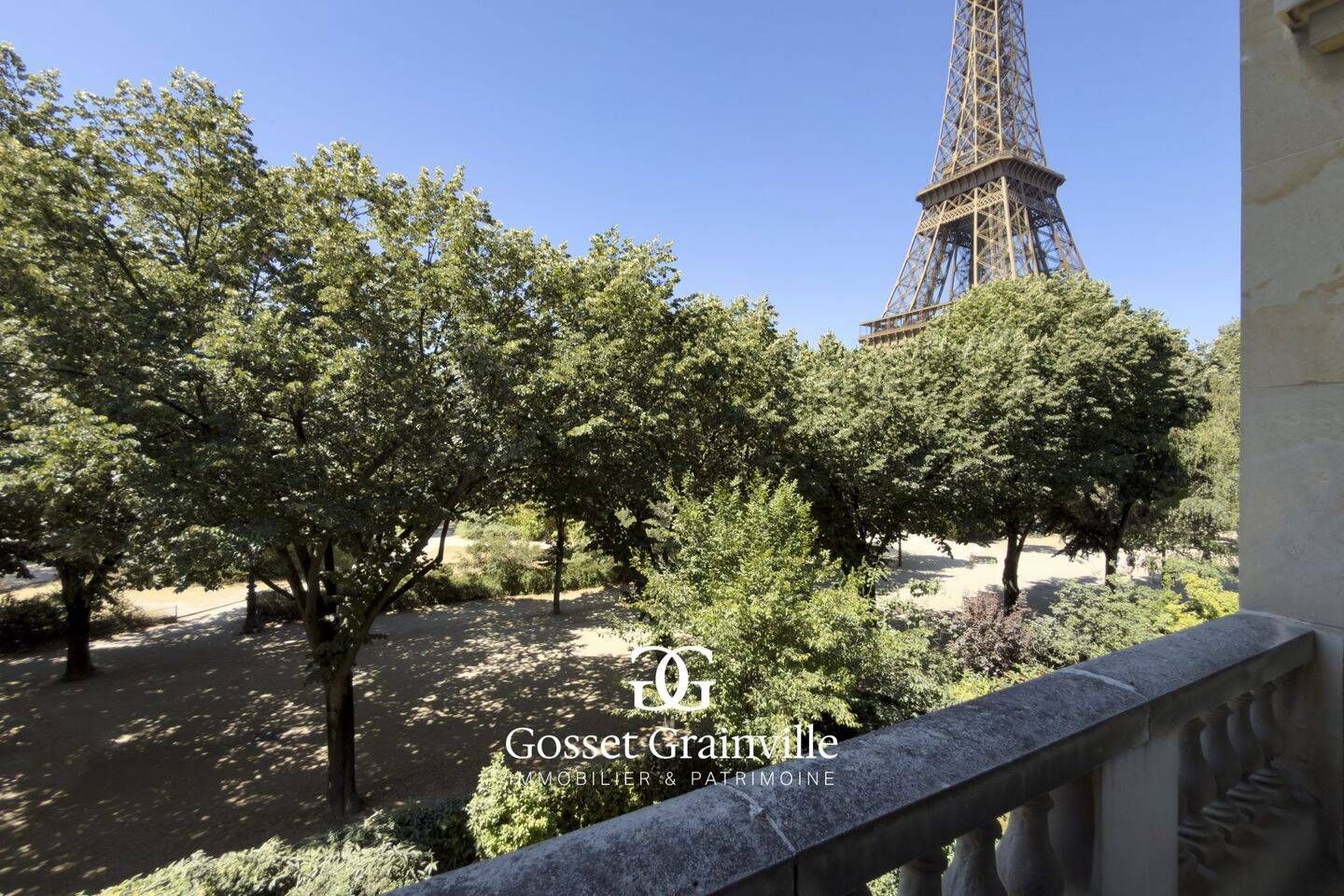 Appartement 5 pièces 193 m² · à Paris 7ème Arrondissement · 193 m² · 12 500 €/mois