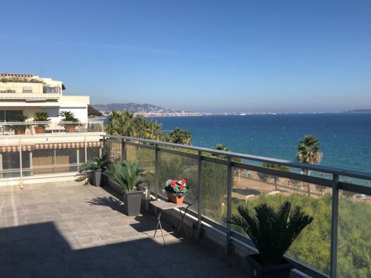 Appartement à vendre 895 000 € 4 pièces 3 chambres 107 m² Étage 5/5 Cannes 06150