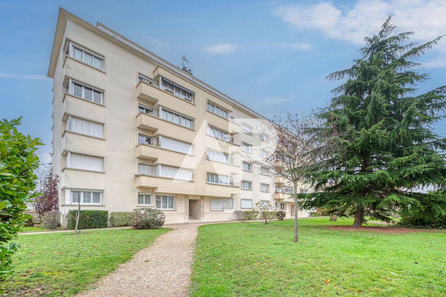 Appartement 4 pièces 79 m² · à Nanterre · 79 m² · 1 750 €