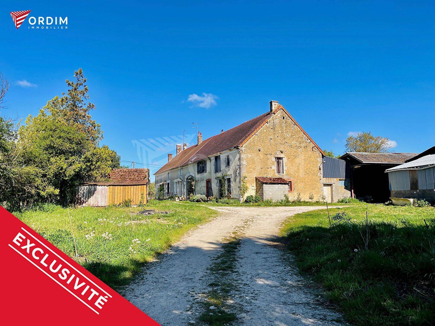 Maison 8 pièces 218 m² · à Treigny-Perreuse-Sainte-Colombe · 218 m² · 179 000 €