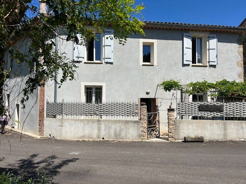 Maison 7 pièces 181 m² · à Saint-Julien-les-Rosiers · 181 m² · 250 000 €