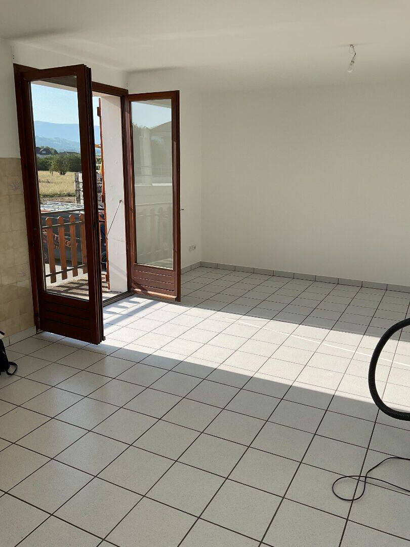 Appartement 3 pièces 79 m² · à Vallières-sur-Fier · 79,4 m² · 890 €/mois