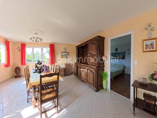 Maison à vendre 330 000 € 10 pièces 4 chambres 250 m² 1 600 m² de terrain Le Neubourg 27110