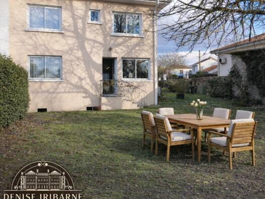 Maison de ville à vendre 483 000 € 7 pièces 4 chambres 142 m² 430 m² de terrain Centre Ville Saint-Médard-en-Jalles 33160