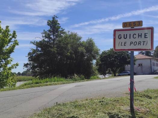 Terrain constructible viabilisé à vendre 73 000 € 1 287 m² de terrain Guiche 64520