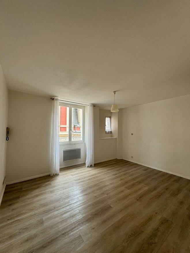 Appartement 1 pièce 27 m² · à Voiron · 26,6 m² · 400 €