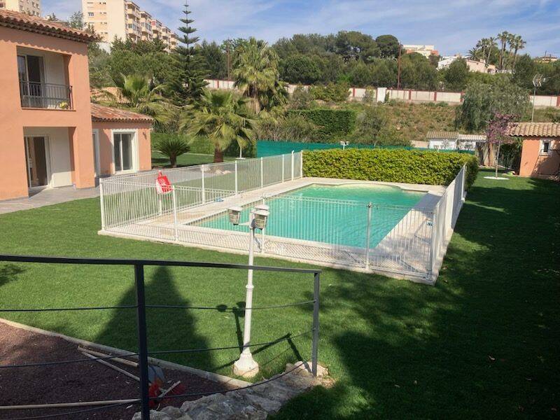 Maison 5 pièces 140 m² · à Antibes · 139,5 m² · 3 546 €