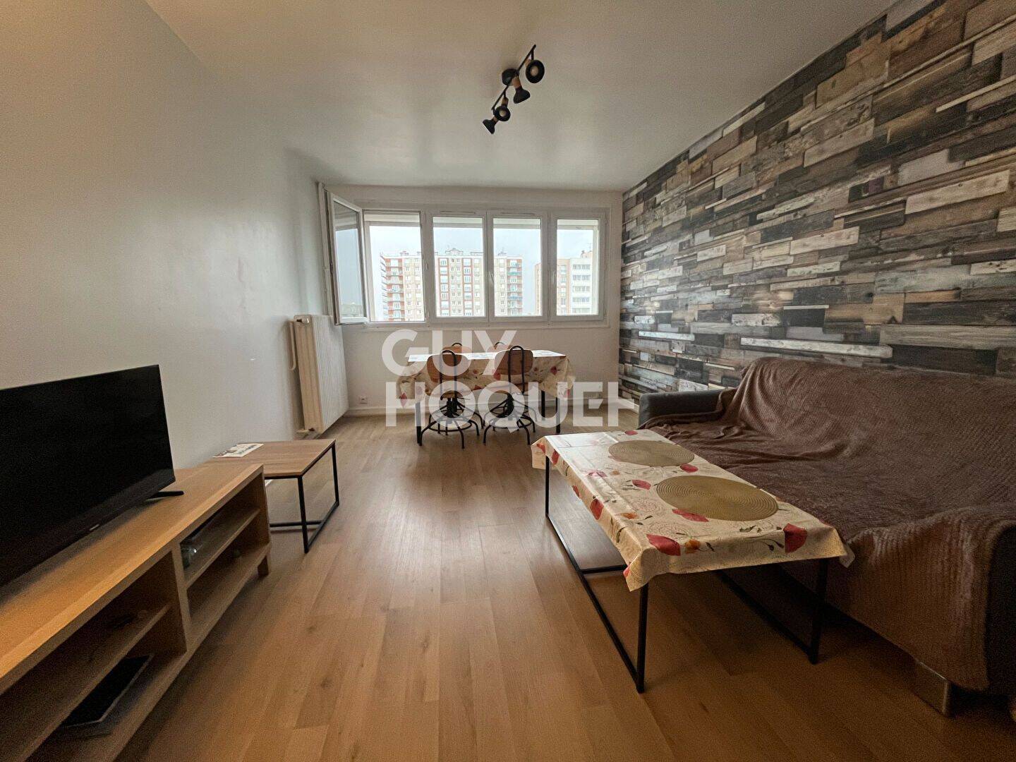 Appartement 4 pièces 77 m² · à Orléans · 77 m² · 108 000 €