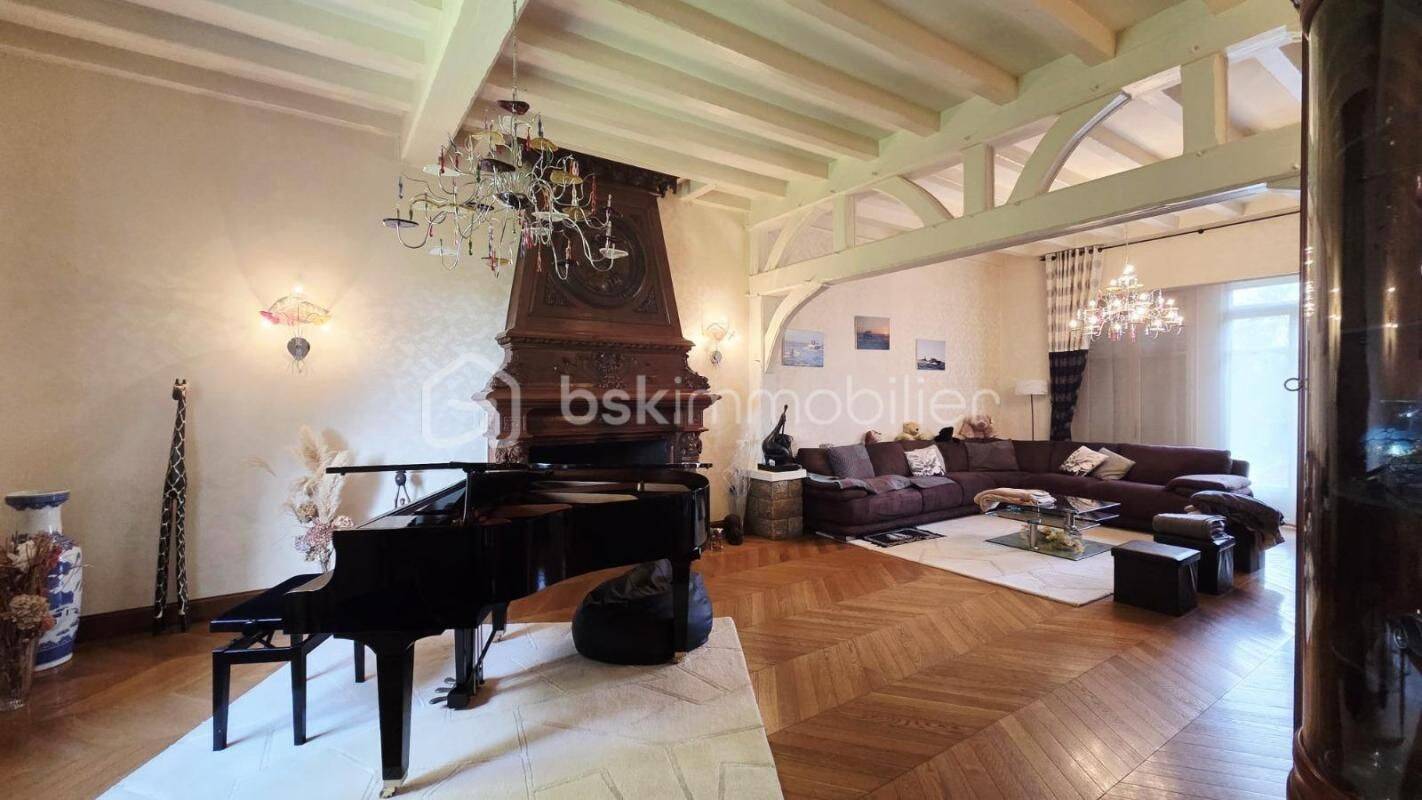 Maison 12 pièces 353 m² · à Beaucé · 353 m² · 640 000 €