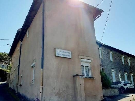 Appartement à louer 505 € 4 pièces 75 m² RDC Thizy-les-Bourgs 69240