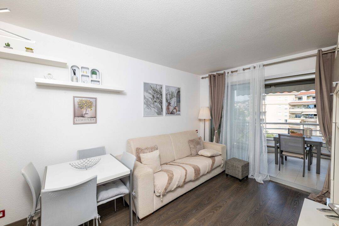 Appartement 2 pièces 32 m² · à Antibes · 32 m² · 1 100 €