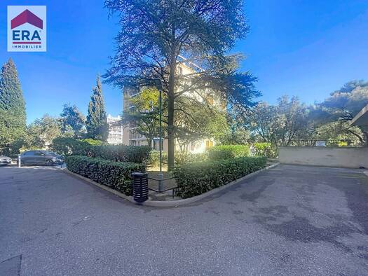 Appartement à vendre 109 000 € 3 pièces 2 chambres 76 m² Étage 2/8 Bon secours Marseille 14ème arrondissement 13014