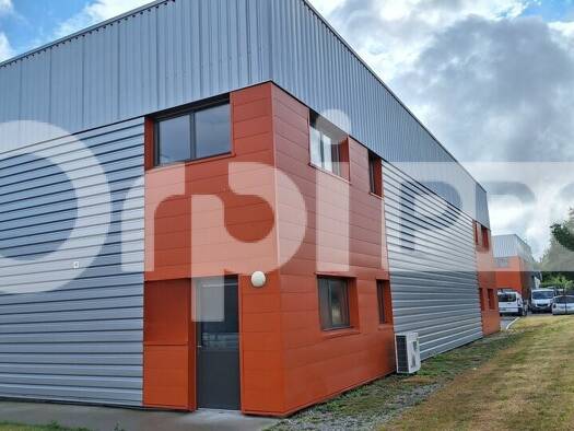 Local d'activités à louer 3 438 € 372 m² d'espace de stockage Saint-Nazaire 44600