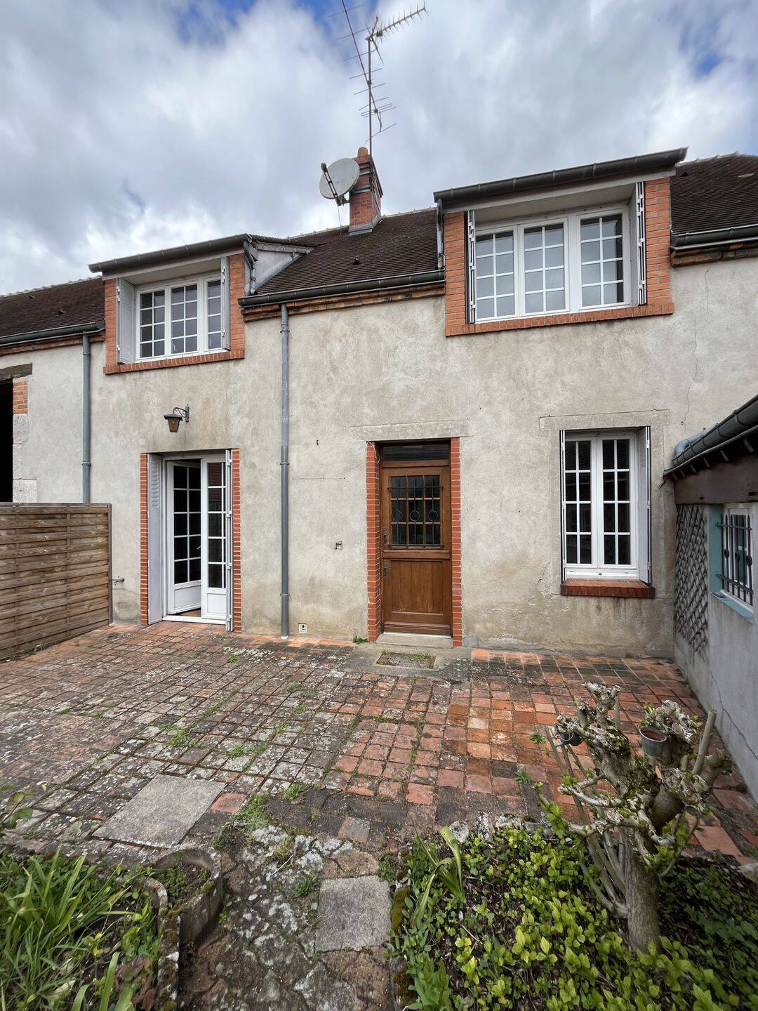 Maison 5 pièces 131 m² · à Saint-Hilaire-Saint-Mesmin · 130,8 m² · 1 070 €/mois
