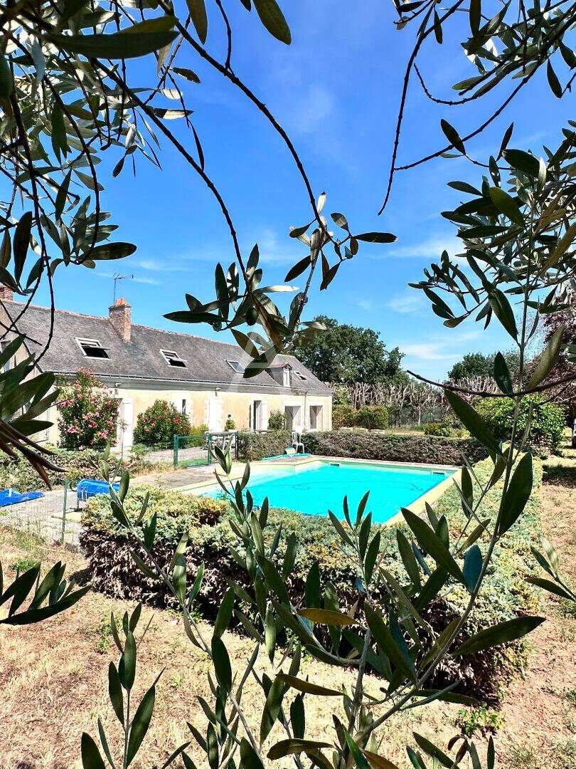 Maison 5 pièces 214 m² · à Soulaire-Et-Bourg · 214 m² · 359 100 €