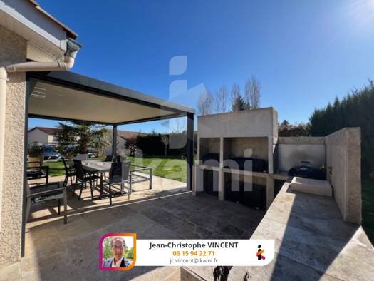 Maison à vendre 385 000 € 6 pièces 4 chambres 115,8 m² 812 m² de terrain La Chapelle-de-Guinchay 71570