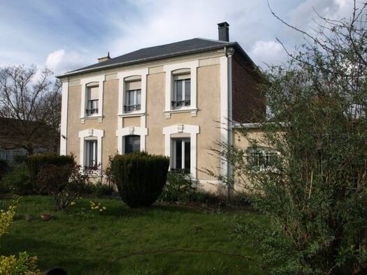 Pavillon à vendre 292 000 € 7 pièces 4 chambres 133 m² 1 531 m² de terrain Sainte-Geneviève 60730