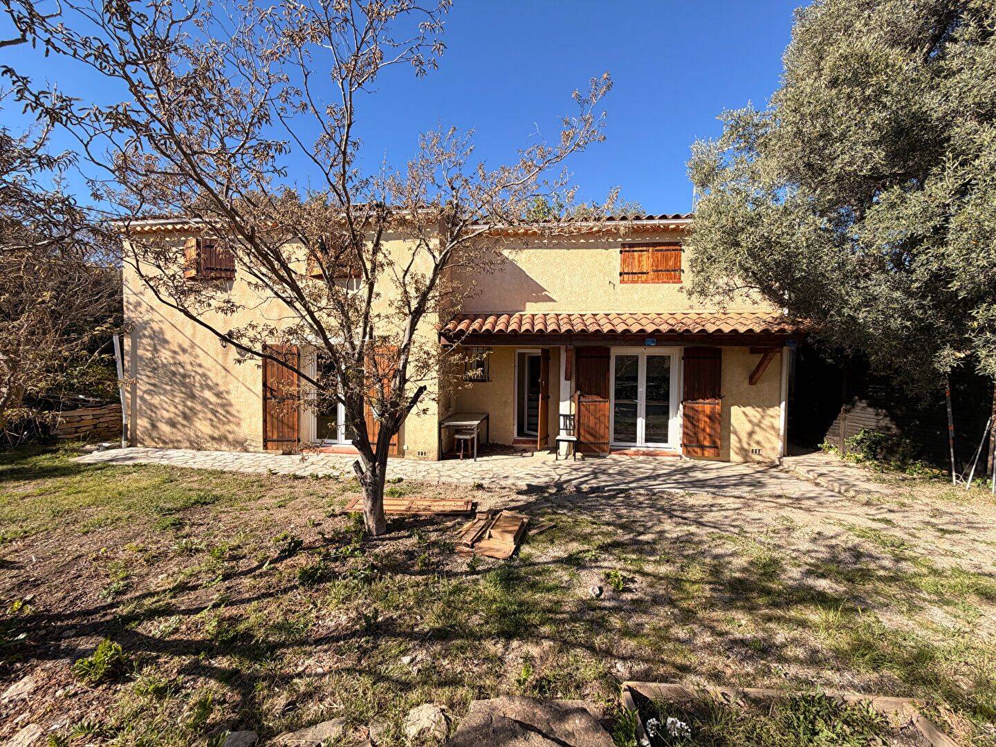 Maison 4 pièces 114 m² · à La Ciotat · 113,8 m² · 1 900 €