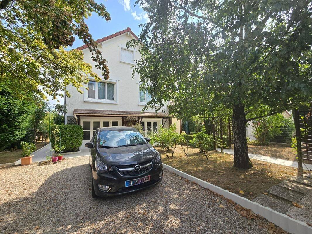 Maison 7 pièces 136 m² · à Brou-sur-Chantereine · 136 m² · 415 000 €