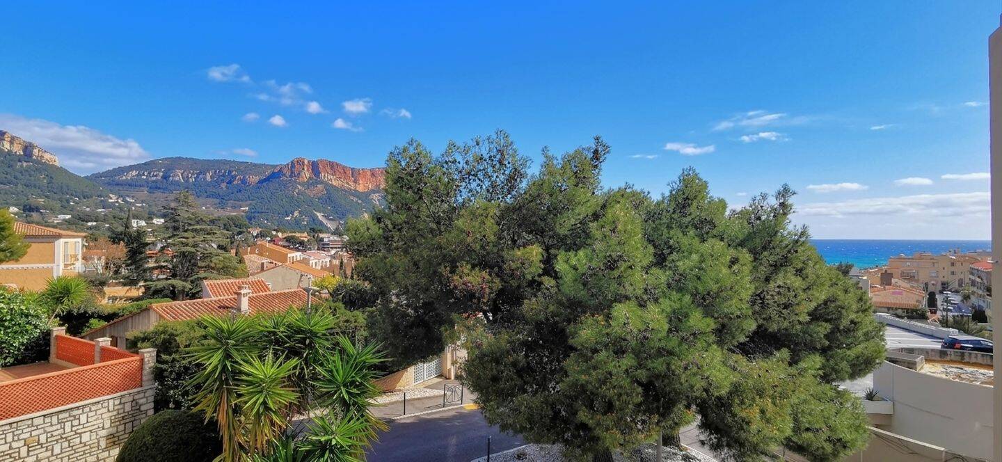 Appartement 3 pièces 58 m² · à Cassis · 58,4 m² · 1 380 €