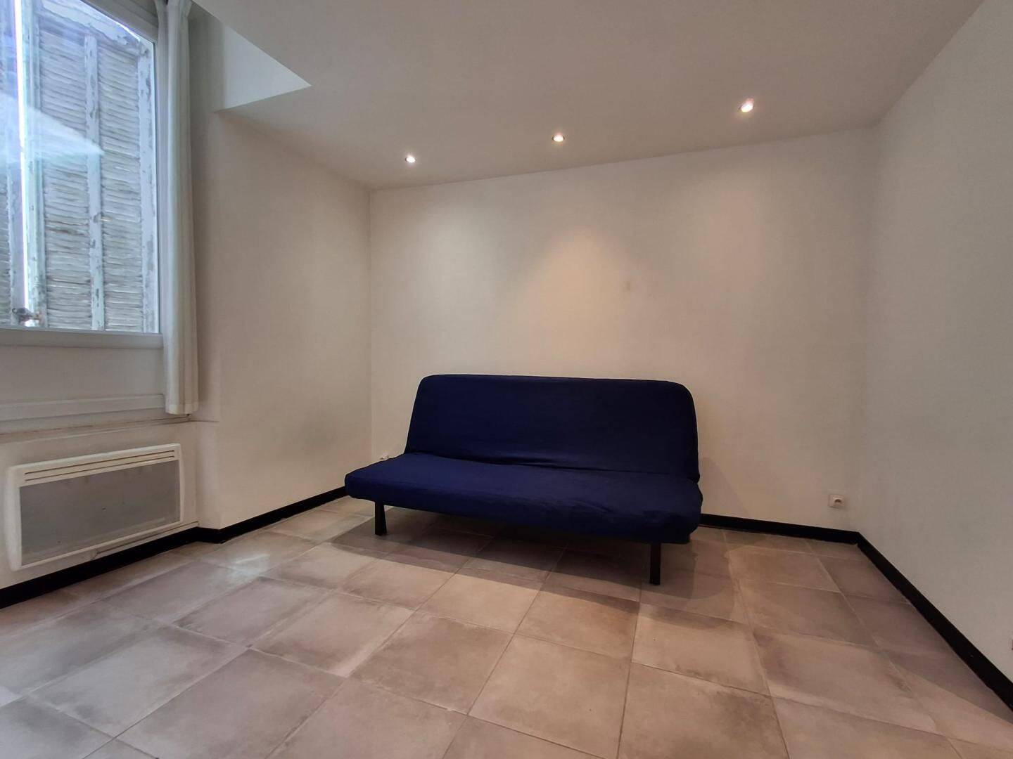 Appartement 1 pièce 24 m² · à Marseille 6ème Arrondissement · 23,7 m² · 597 €