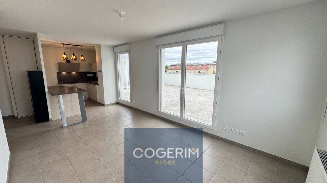 Appartement 3 pièces 59 m² · à Vénissieux · 59 m² · 890 €