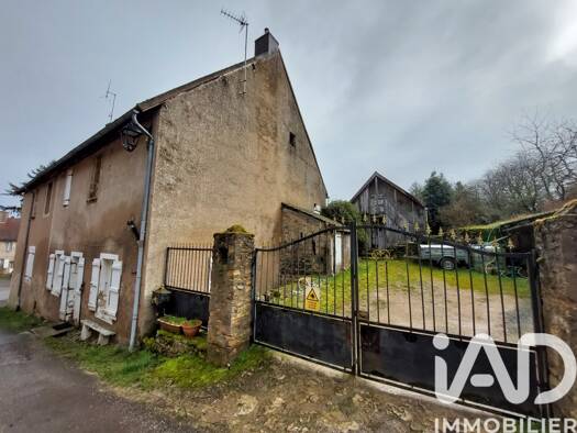 Maison à vendre 100 000 € 7 pièces 3 chambres 218 m² 1 004 m² de terrain La Tagnière 71190