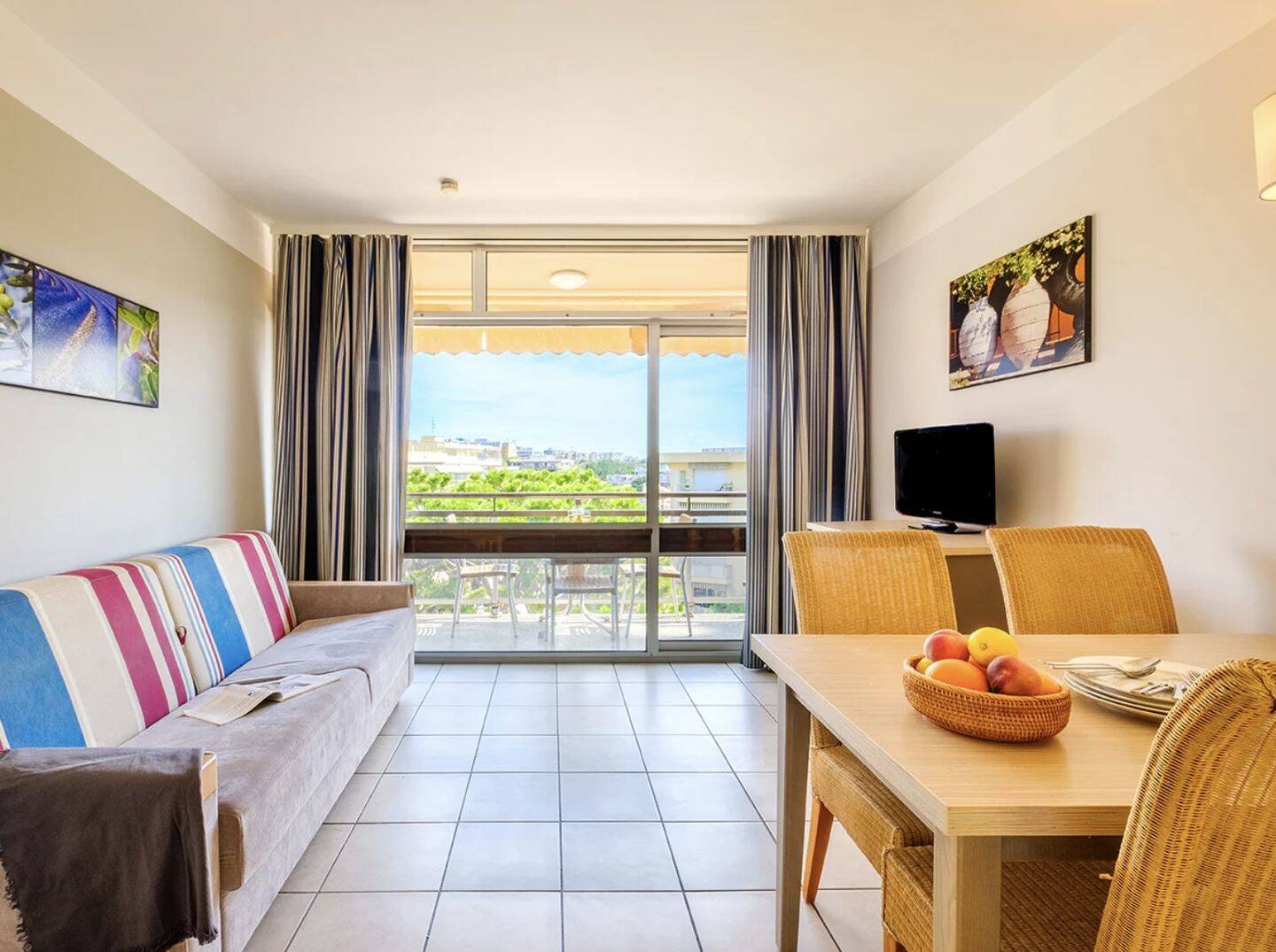 Appartement 1 pièce 28 m² · à Saint-Laurent-du-Var · 27,7 m² · 126 429 €