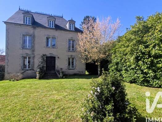 Maison à vendre 345 000 € 8 pièces 5 chambres 290 m² 2 444 m² de terrain Anglars 46120