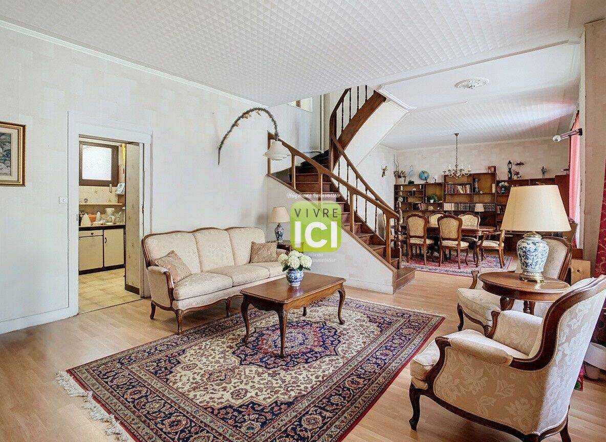 Maison 8 pièces 151 m² · à Cholet · 151 m² · 198 000 €