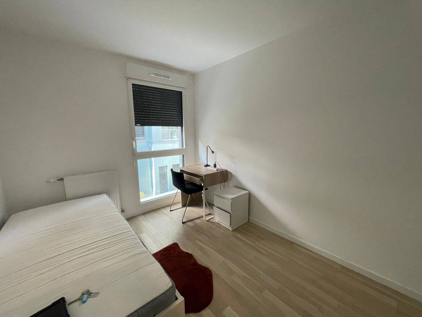 1 pièce 72 m² · à Asnières-sur-Seine · 72 m² · 648 €