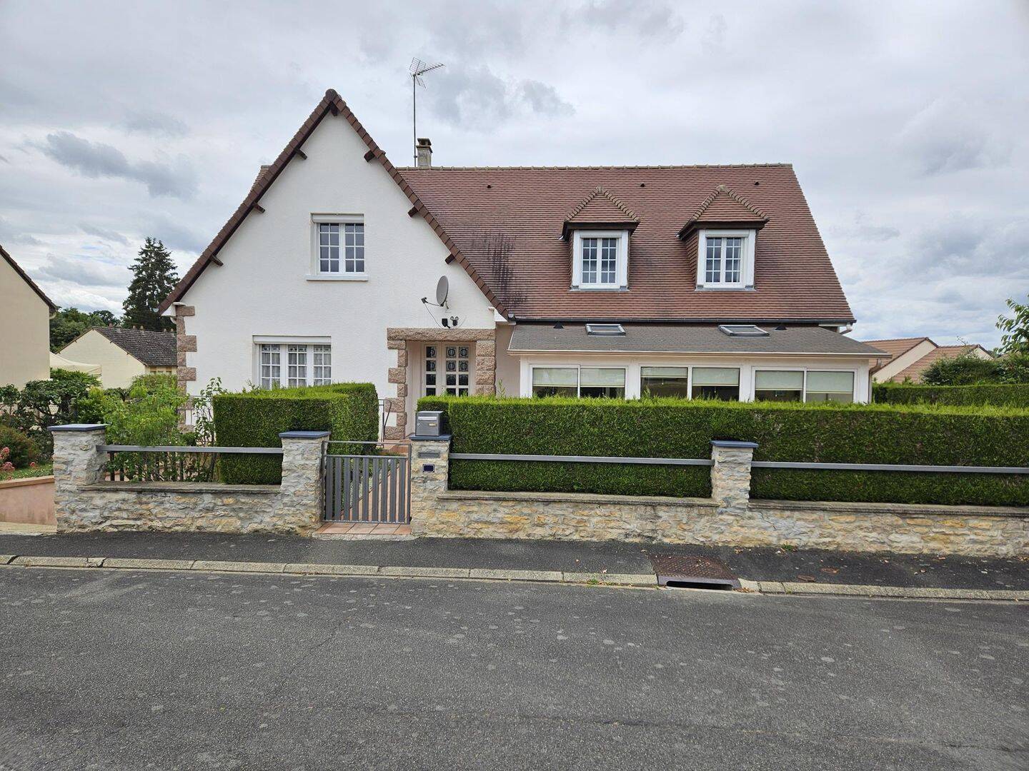 Maison 8 pièces 184 m² · à Saint-Germain-du-Corbéis · 184 m² · 279 000 €