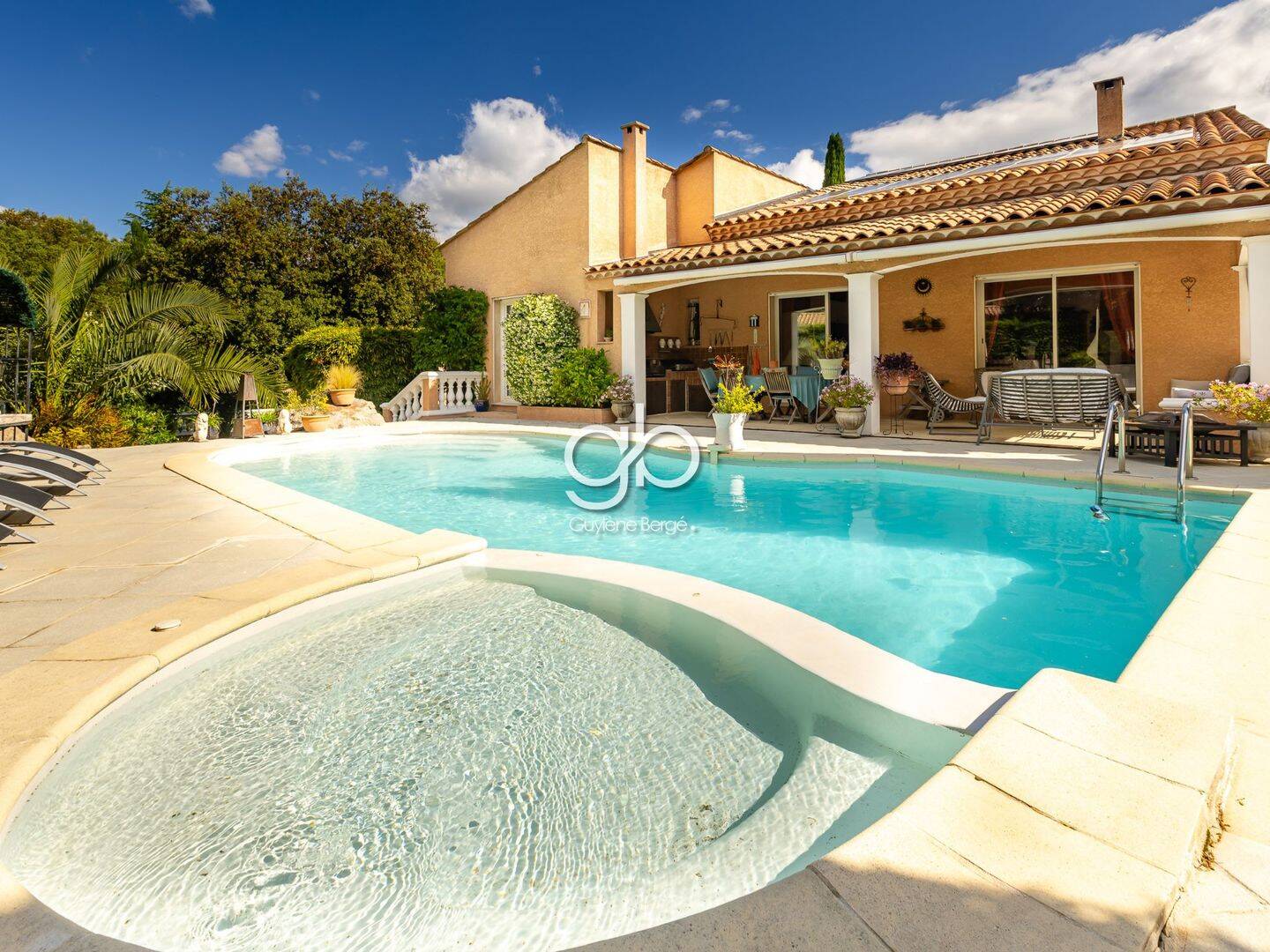 Maison 6 pièces 225 m² · à Beaulieu · 225 m² · 675 000 €