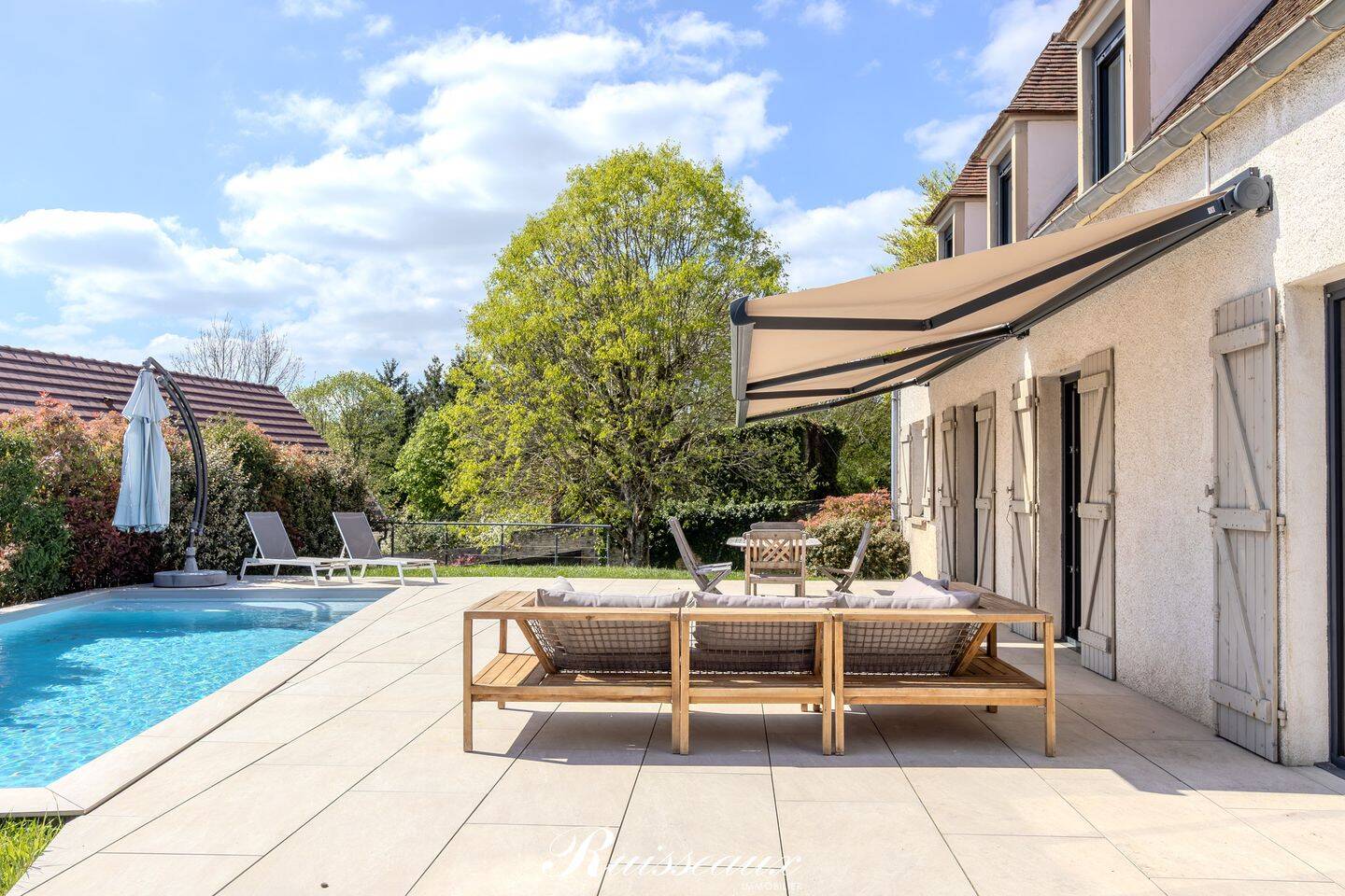 Maison 9 pièces 205 m² · à Daix · 205 m² · 895 000 €