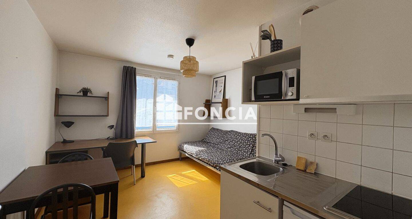 Appartement 1 pièce 20 m² · à Saint-Étienne · 19,7 m² · 329 €/mois