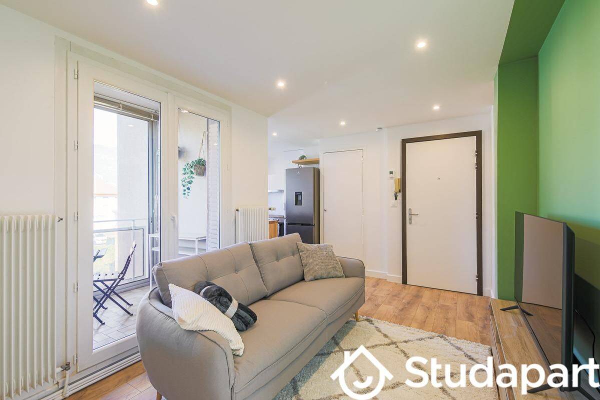 1 pièce 10 m² · à Grenoble · 10 m² · 395 €/mois