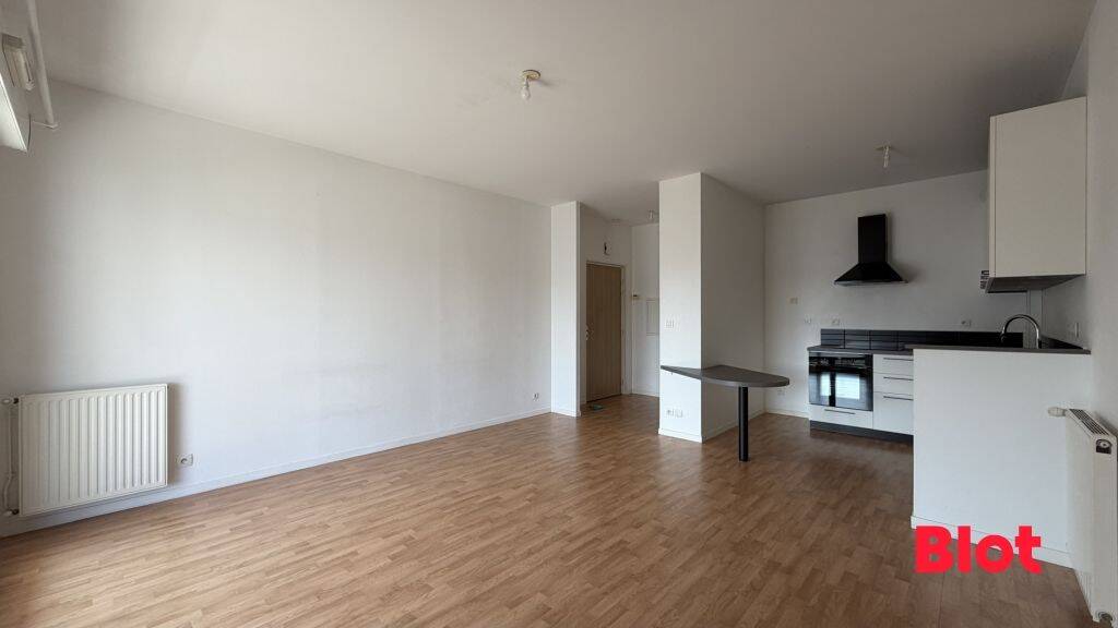 À LOUER - T3 - 63,10M² - À RENNES - Rue de Vern (Carrefour des — 3
