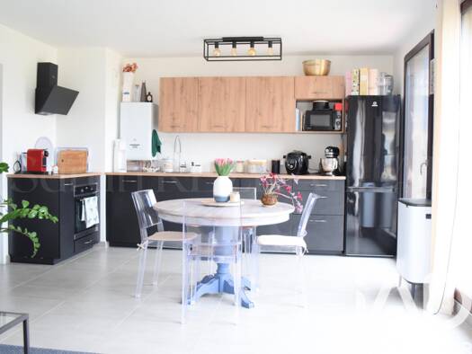 Appartement à vendre 270 000 € 3 pièces 2 chambres 63 m² Étage 1/2 Centre Ville Senlis 60300
